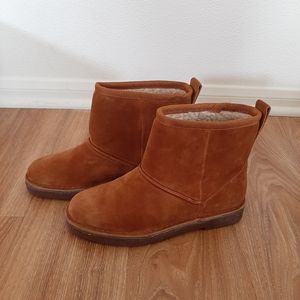 Clarks Drafty Day Booties Size 7